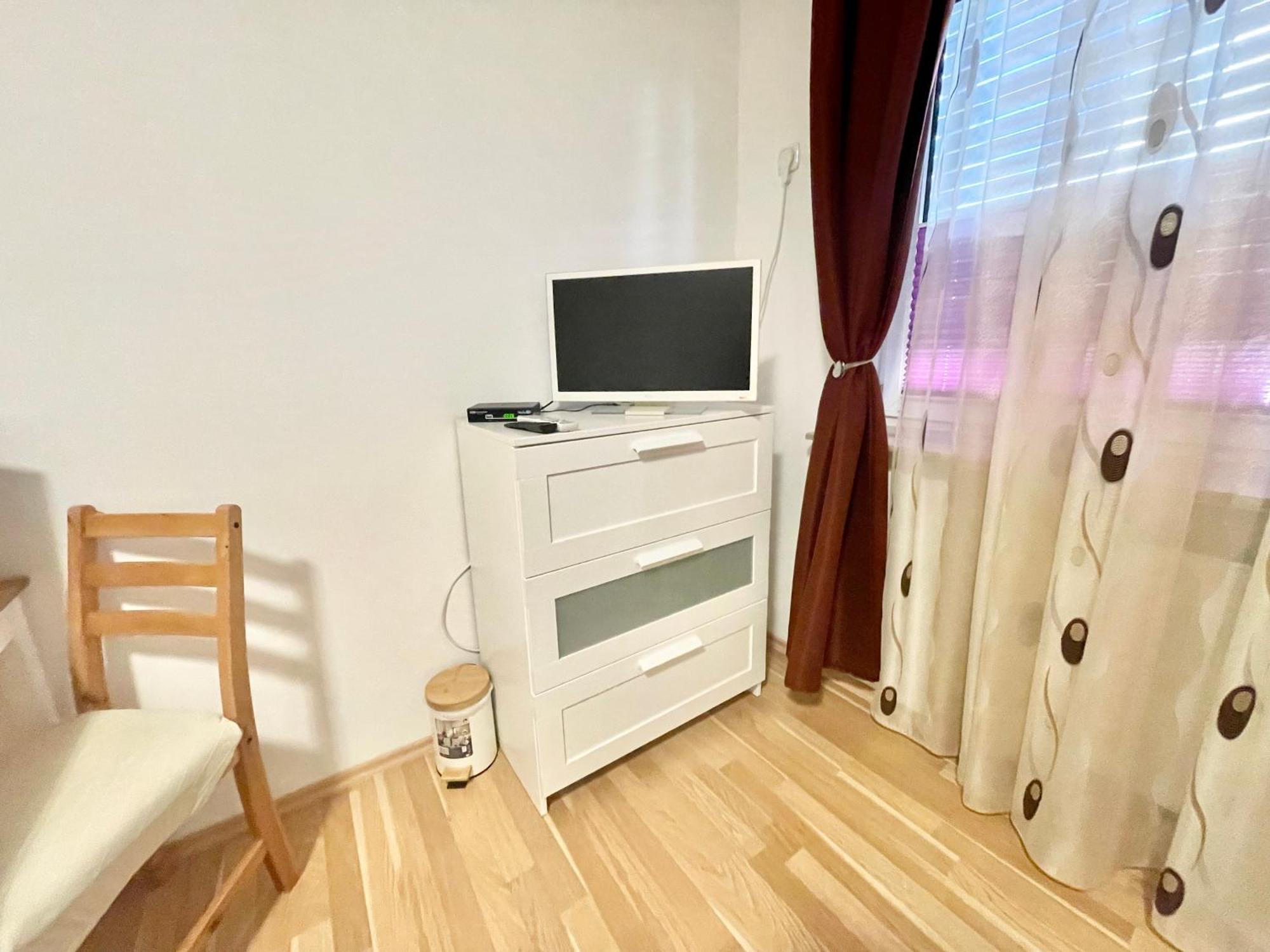 Casa Giulia 2 Zimmer Nahe Giessen, Kueche, Bad, Wlan, Parkplatz Krofdorf-Gleiberg Exterior foto